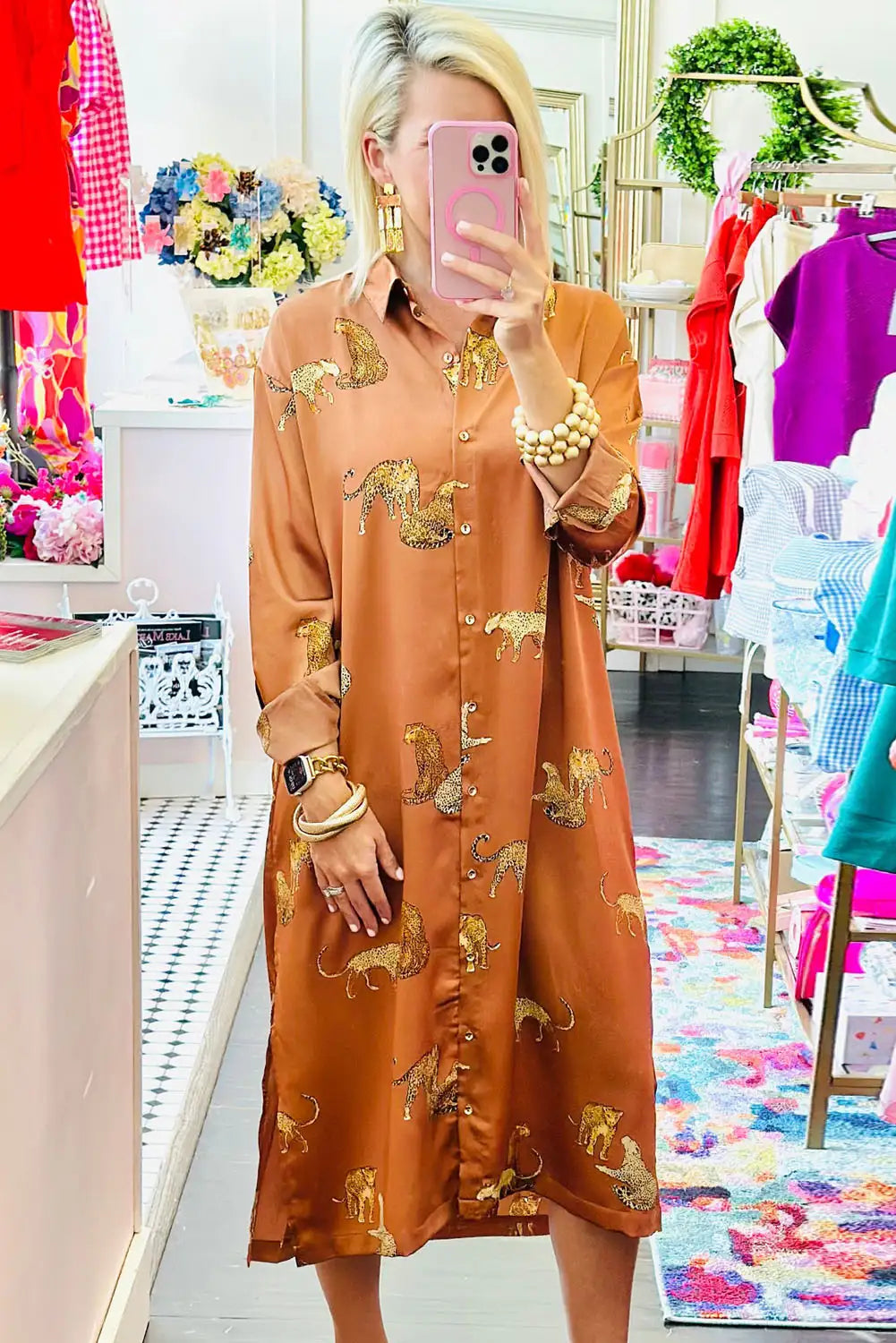 Beautifully Finished Dress in a Timeless Design