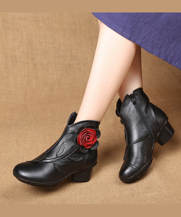 Effortlessly Elegant Boots with a Timeless Design