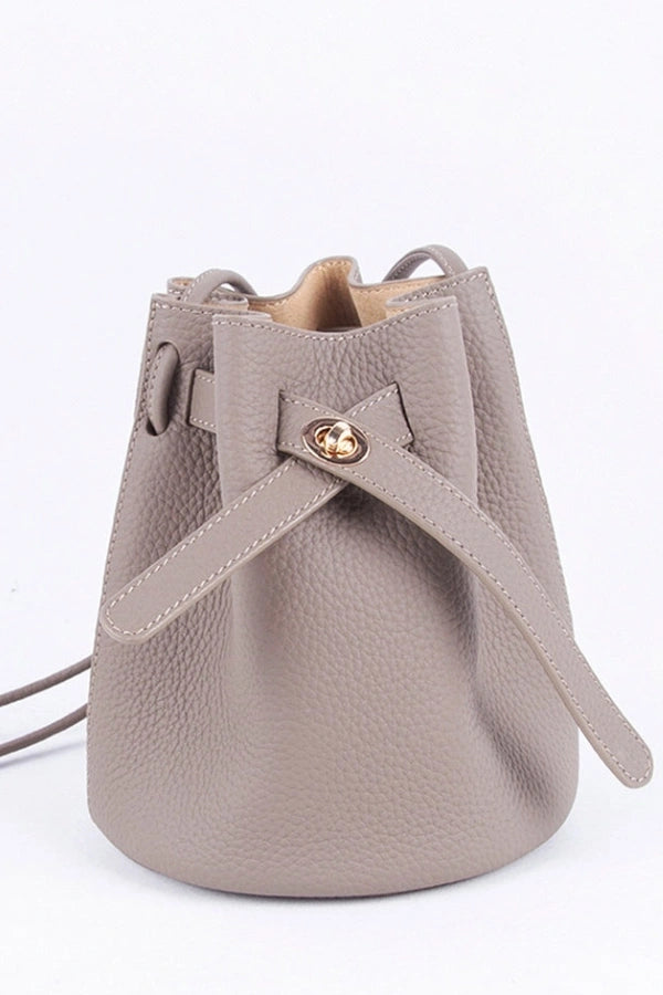 Polished Bag with an Effortless Classic Look