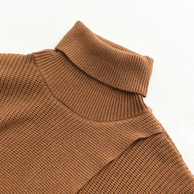 Sophisticated Top with a Clean Classic Look