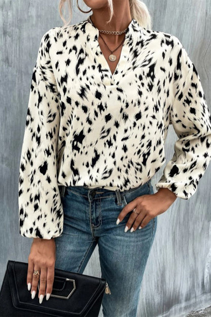 Effortlessly Elegant Top with a Timeless Design