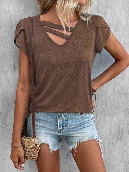 Effortlessly Elegant T-Shirt with a Timeless Design