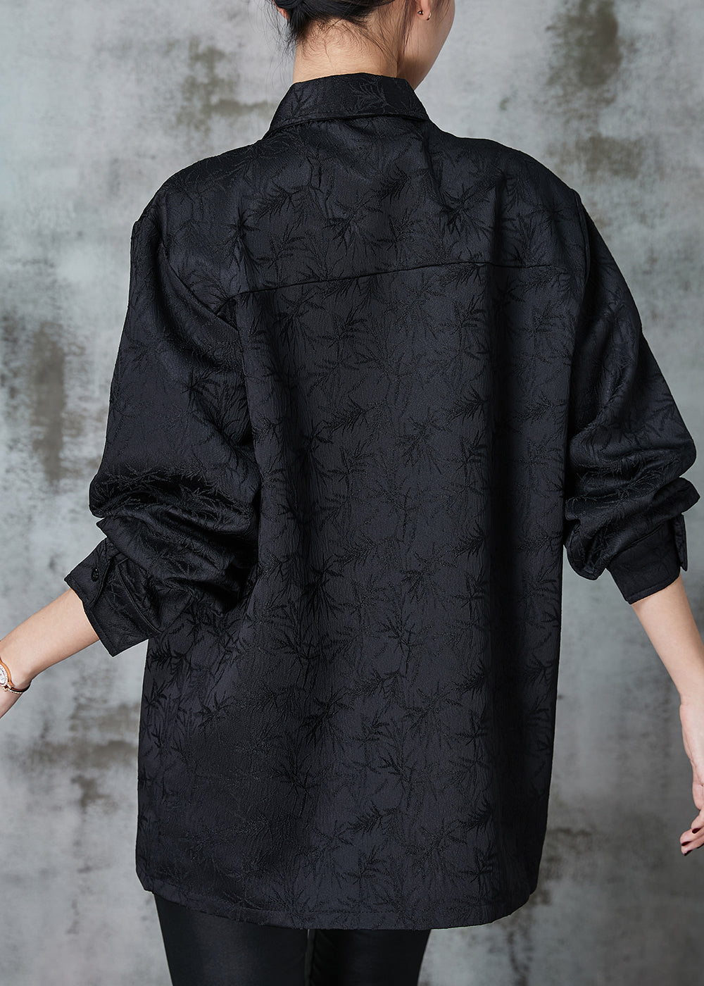 Effortlessly Elegant Shirt with a Timeless Design
