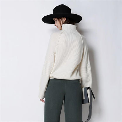 Effortlessly Elegant Sweater with a Timeless Design