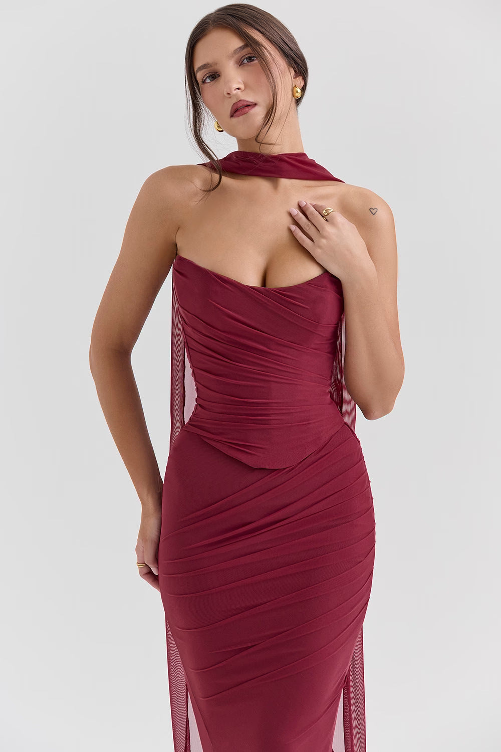 Effortlessly Elegant Dress with a Timeless Design