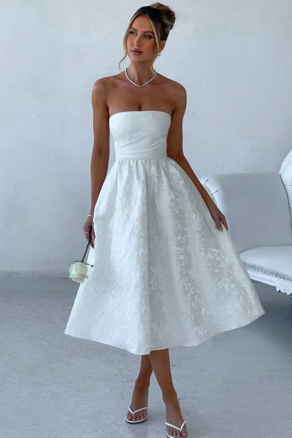 Well Tailored Dress with a Graceful Silhouette
