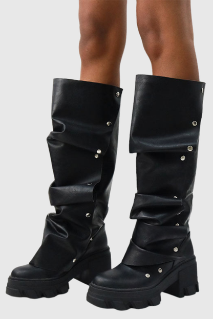 Effortlessly Elegant Boots with a Timeless Design