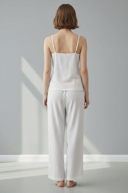 Well Tailored Pants with a Graceful Silhouette