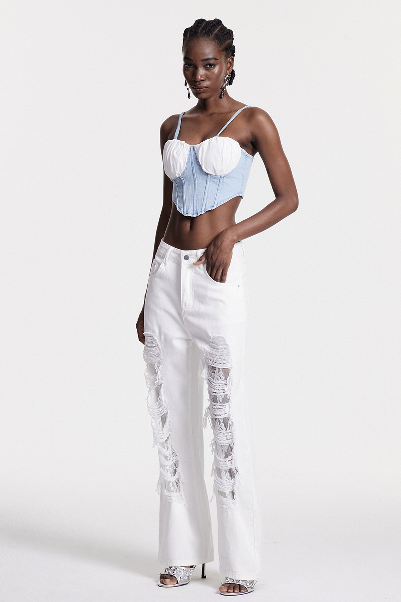 Effortlessly Elegant Garment with a Timeless Design