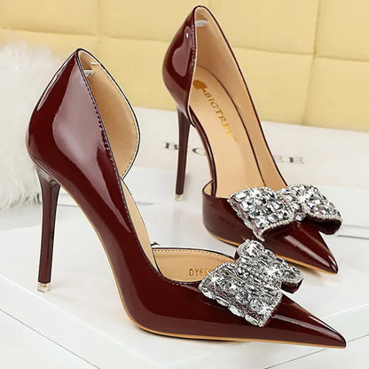 Sophisticated Garment with a Clean Classic Look