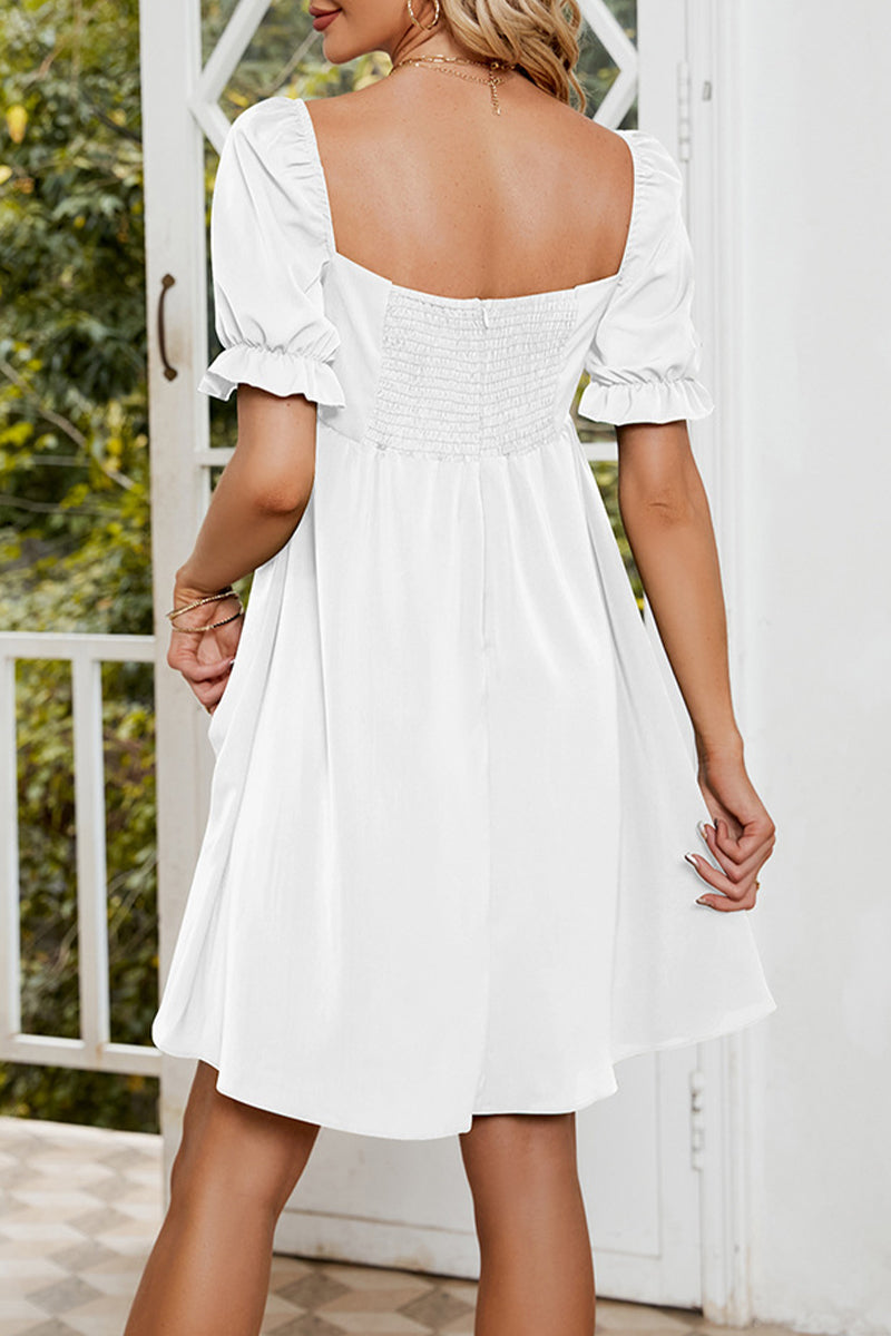Beautifully Finished Dress in a Timeless Design