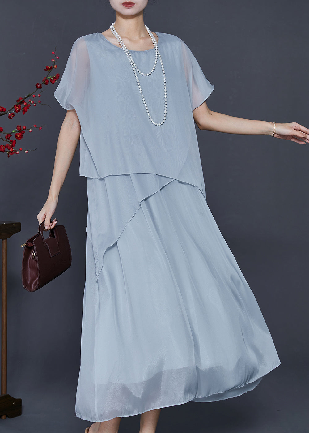 Well Tailored Dress with a Graceful Silhouette