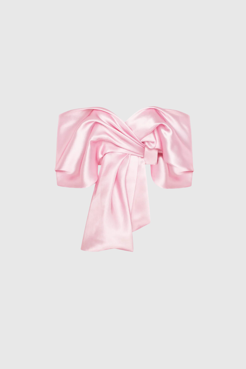 Well Tailored Top with a Graceful Silhouette