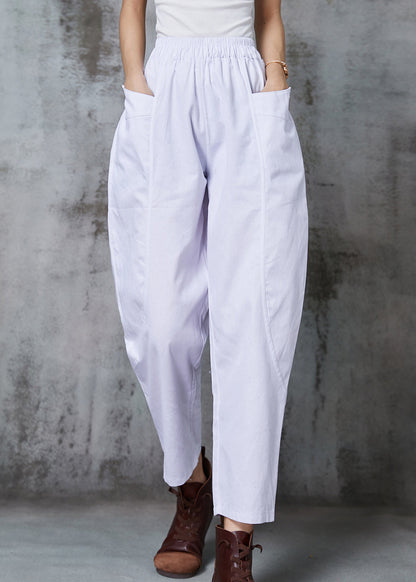 Effortlessly Elegant Pants with a Timeless Design