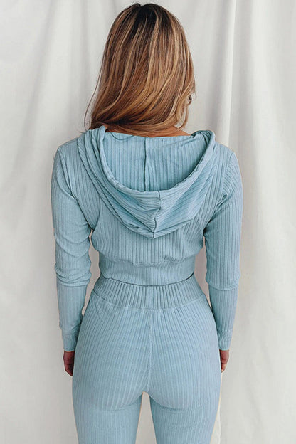 Well Tailored Pants with a Graceful Silhouette