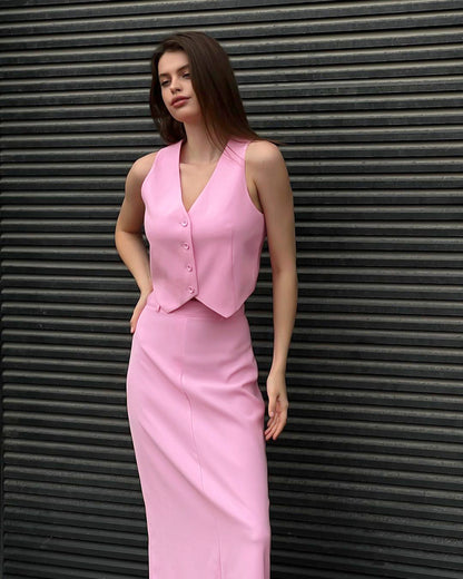 Well Tailored Coat with a Graceful Silhouette
