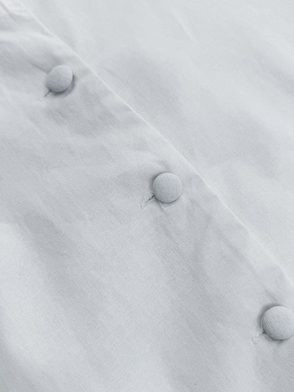 Sophisticated Blouse with a Clean Classic Look