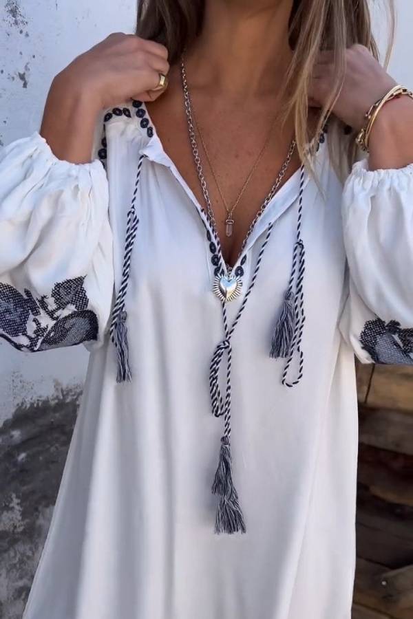 Classic Vintage Dress with a Flattering Fit