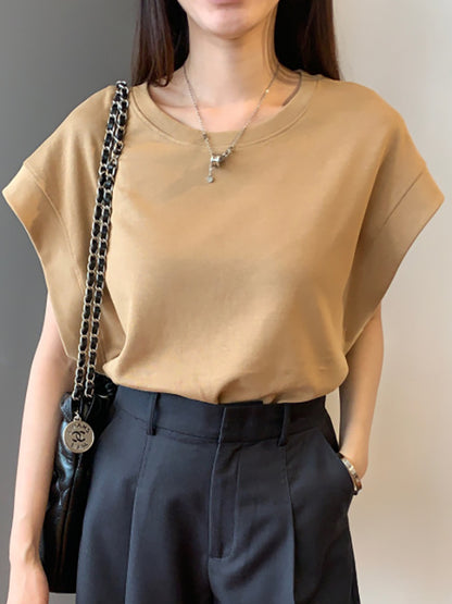 Effortlessly Elegant T-Shirt with a Timeless Design