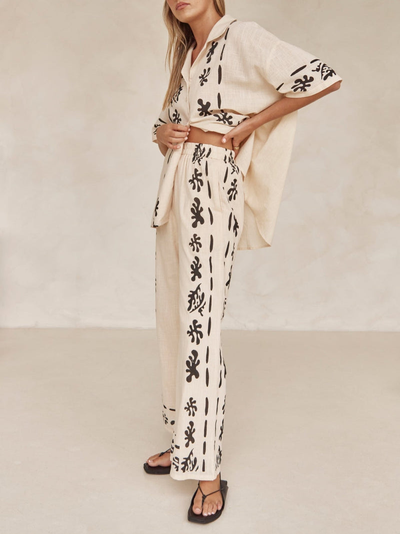 Elegantly Styled Pants for Everyday Wear