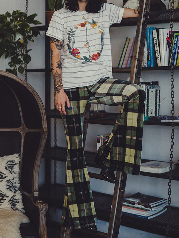 Elegantly Styled Trousers for Everyday Wear