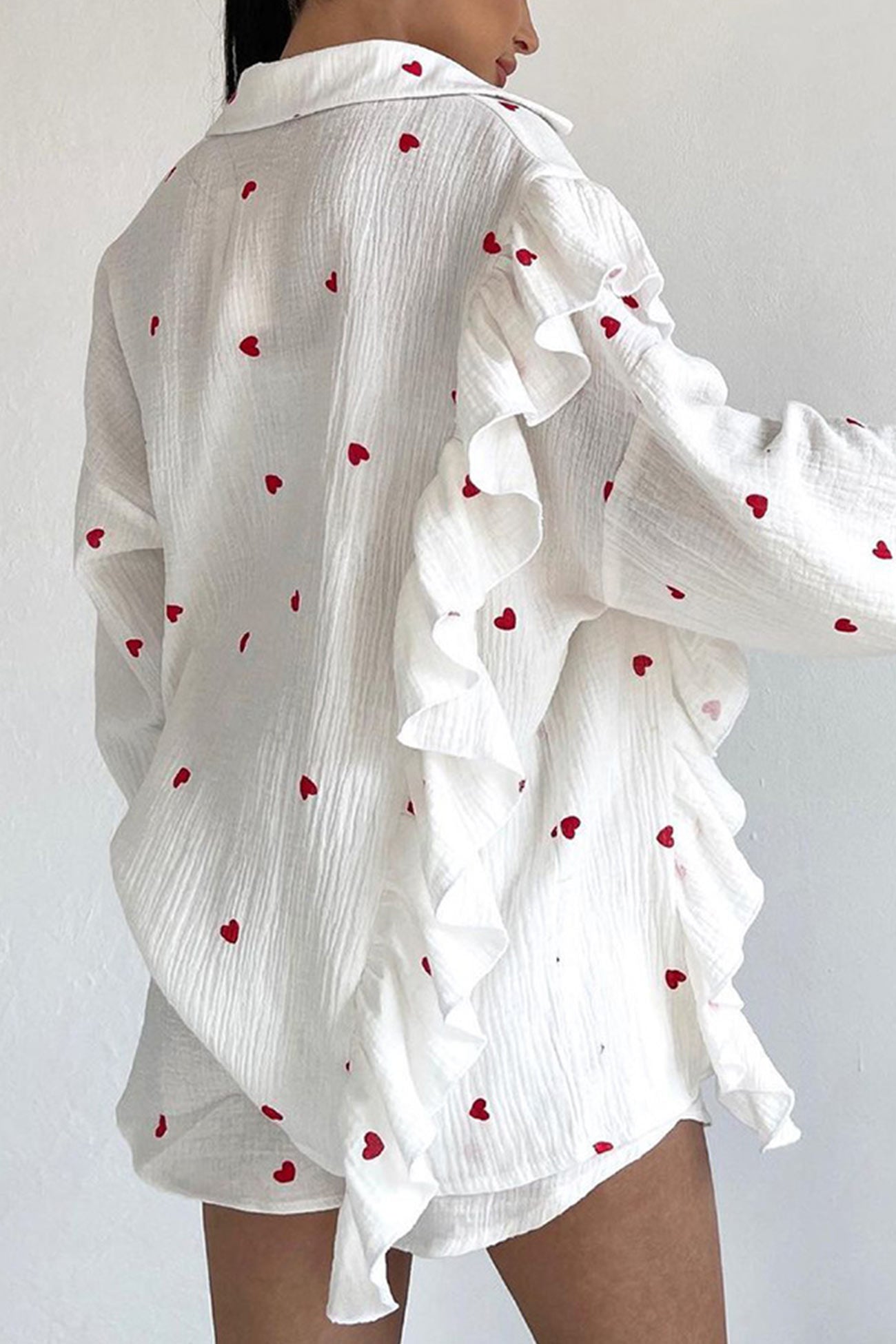 Effortlessly Elegant Shirt with a Timeless Design