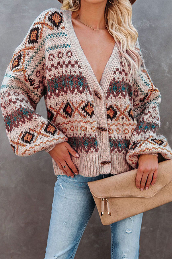 Effortlessly Elegant Sweater with a Timeless Design