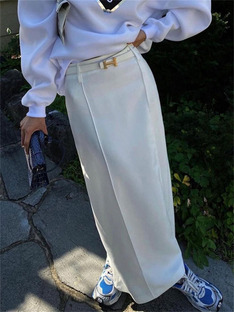 Effortlessly Elegant Garment with a Timeless Design