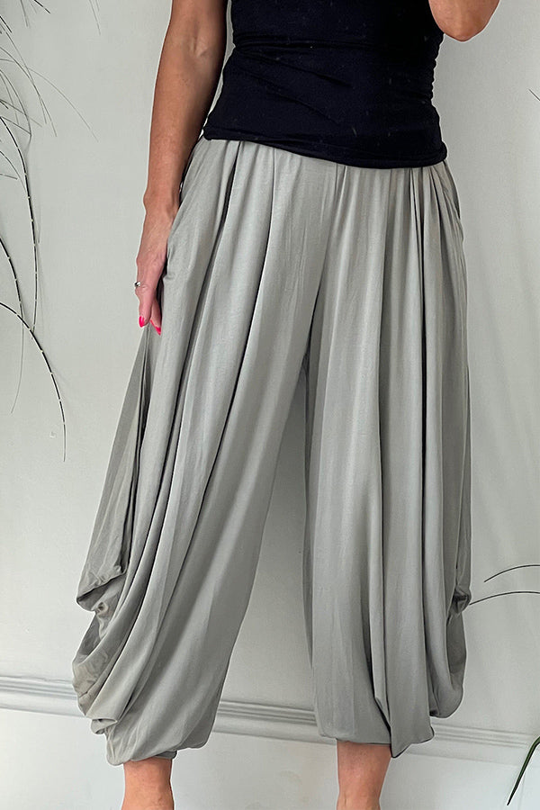 Classic Vintage Pants with a Flattering Fit