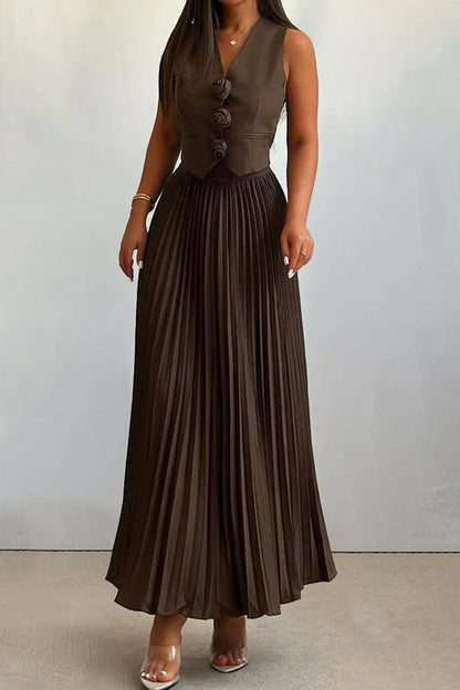 Effortlessly Elegant Garment with a Timeless Design
