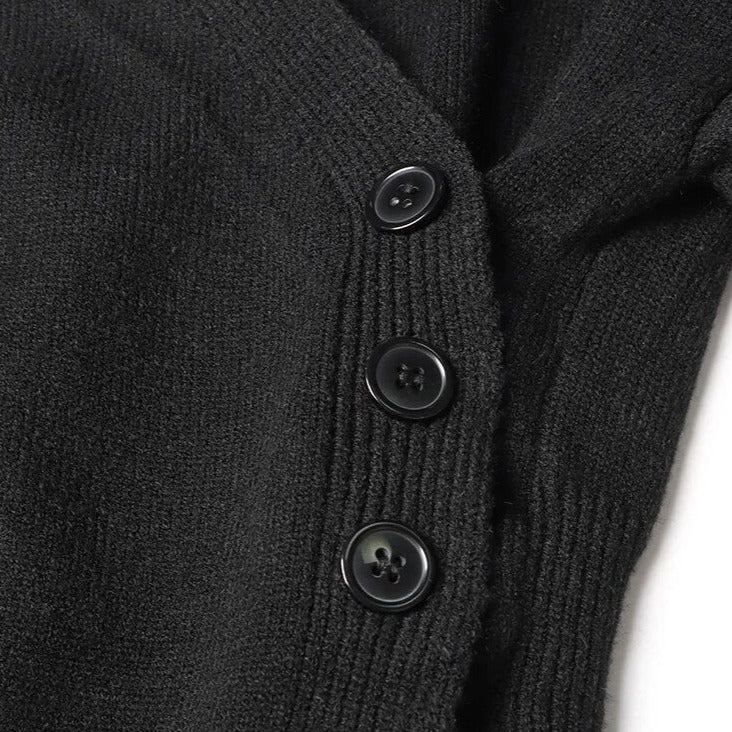 Well Tailored Sweater with a Graceful Silhouette