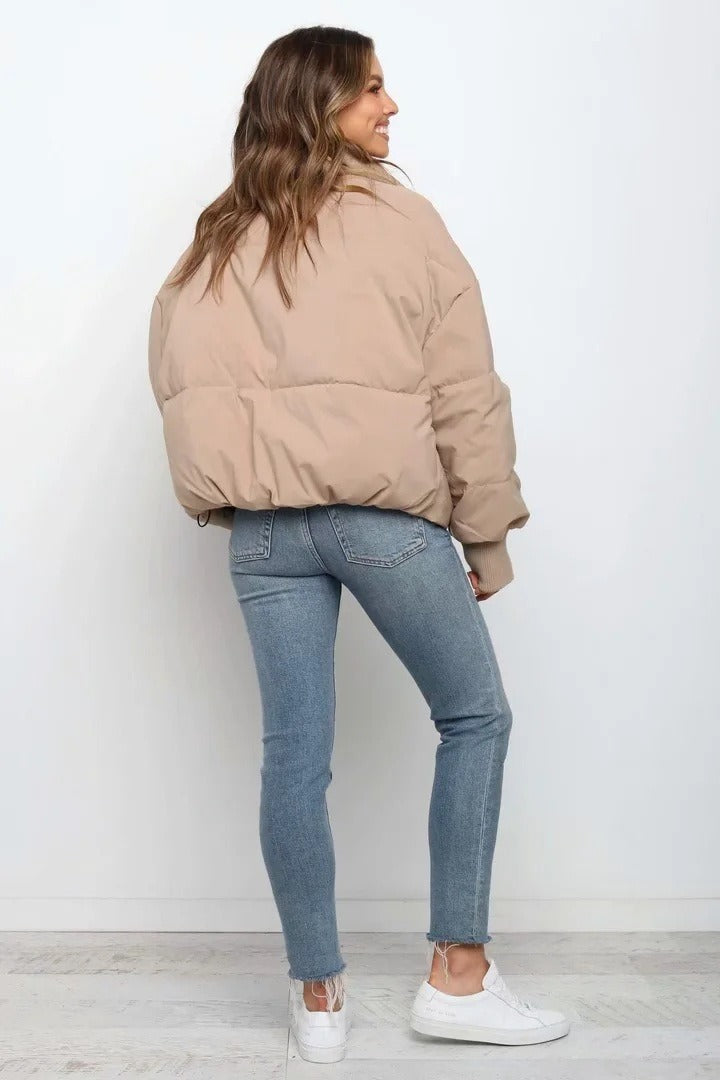 Well Tailored Jacket with a Graceful Silhouette