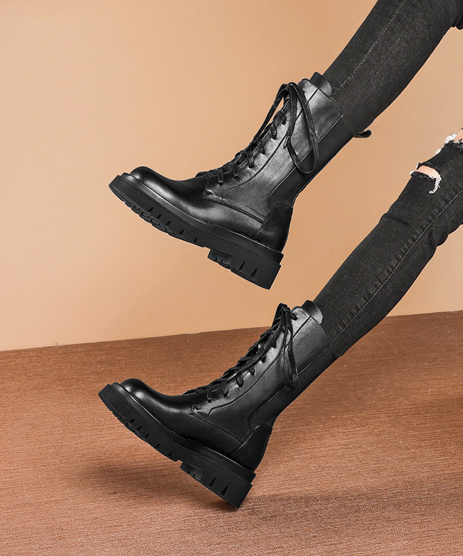 Effortlessly Elegant Boots with a Timeless Design