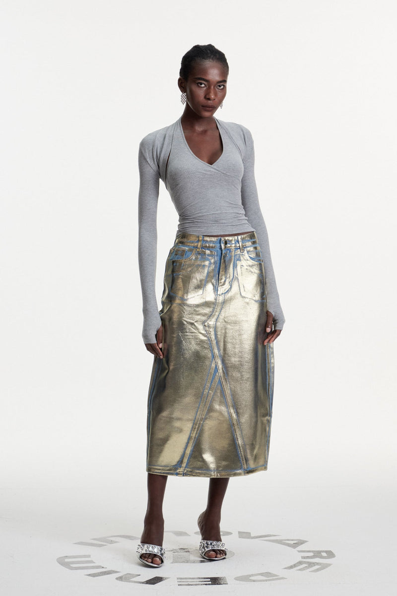 Effortlessly Elegant Garment with a Timeless Design
