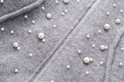 Well Tailored Sweater with a Graceful Silhouette