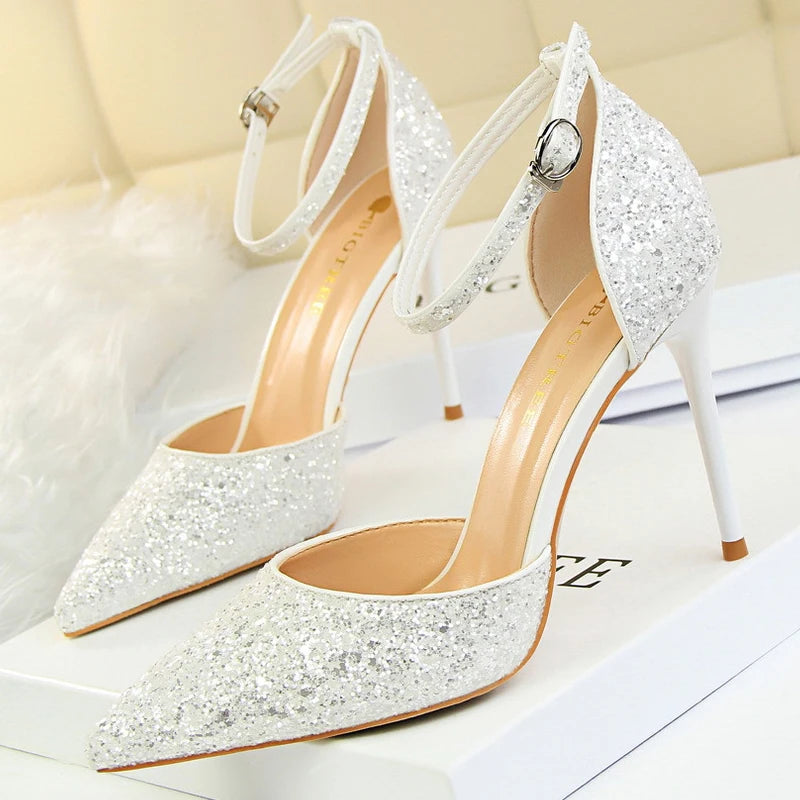 A Vintage Style Heels with Delicate Timeless Details
