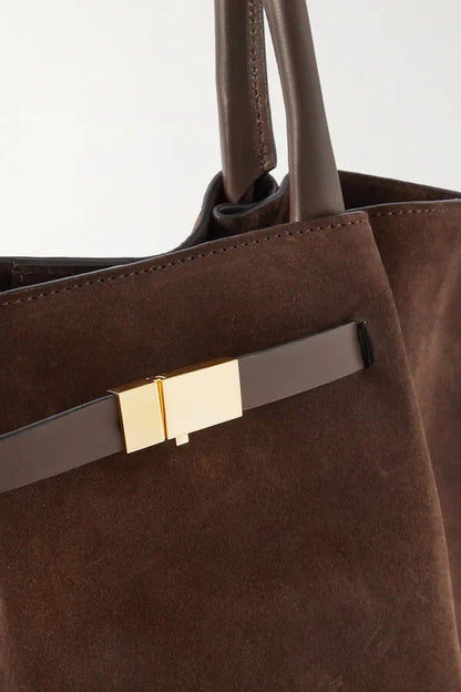 Sophisticated Bag with a Clean Classic Look