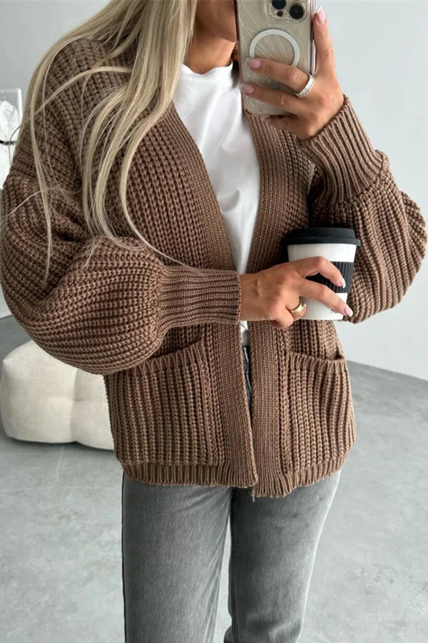Well Tailored Cardigan with a Graceful Silhouette