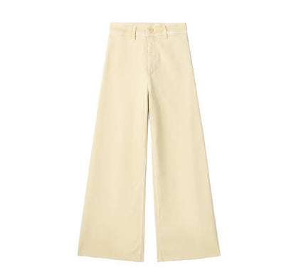 Beautifully Finished Trousers in a Timeless Design