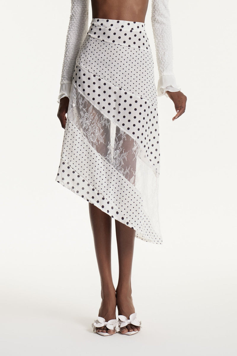 Well Tailored Garment with a Graceful Silhouette