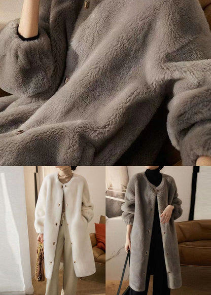 Beautifully Finished Coat in a Timeless Design