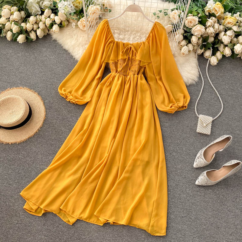 Effortlessly Elegant Dress with a Timeless Design