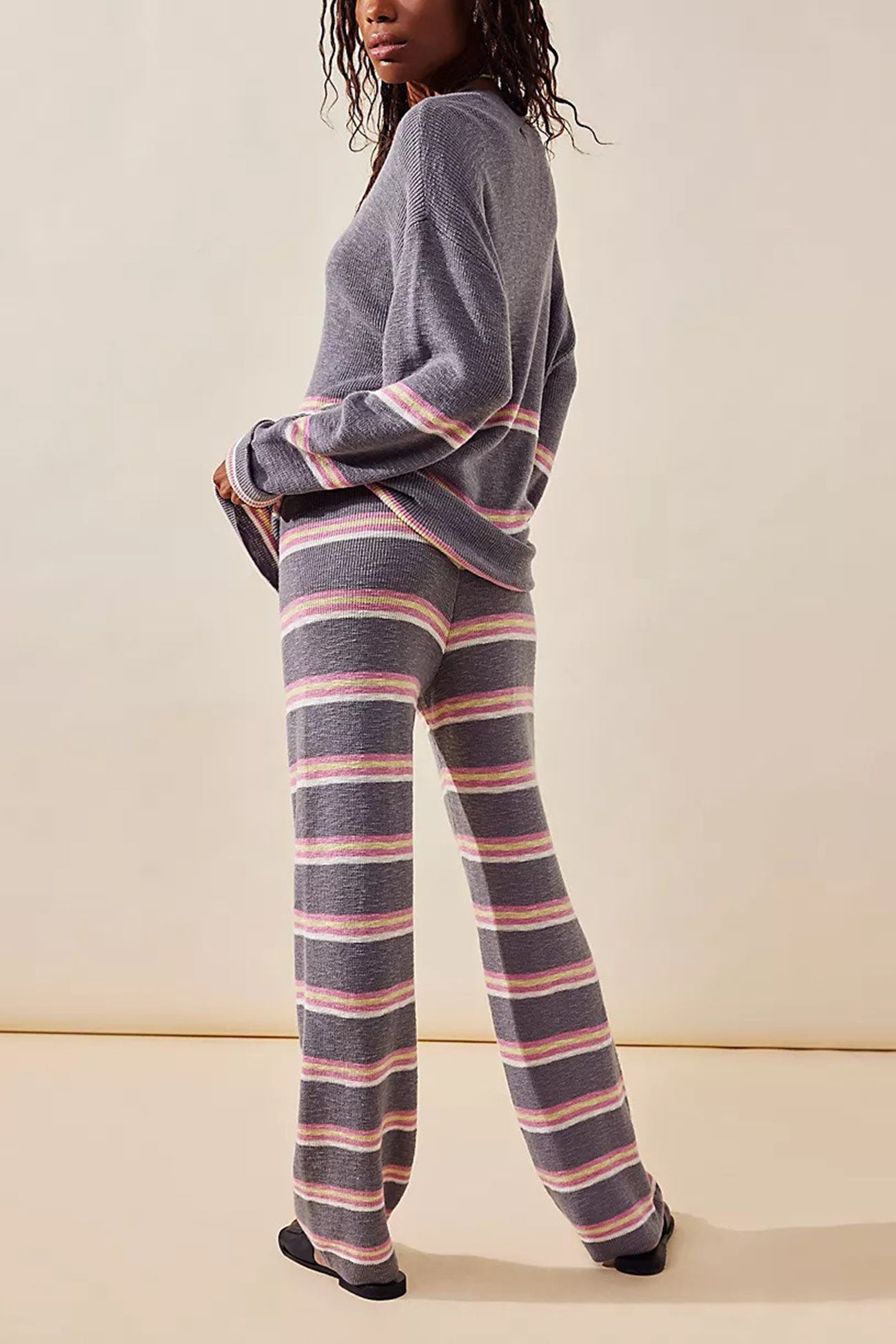 Classic Vintage Sweater with a Flattering Fit