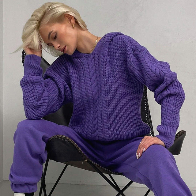 Well Tailored Sweater with a Graceful Silhouette