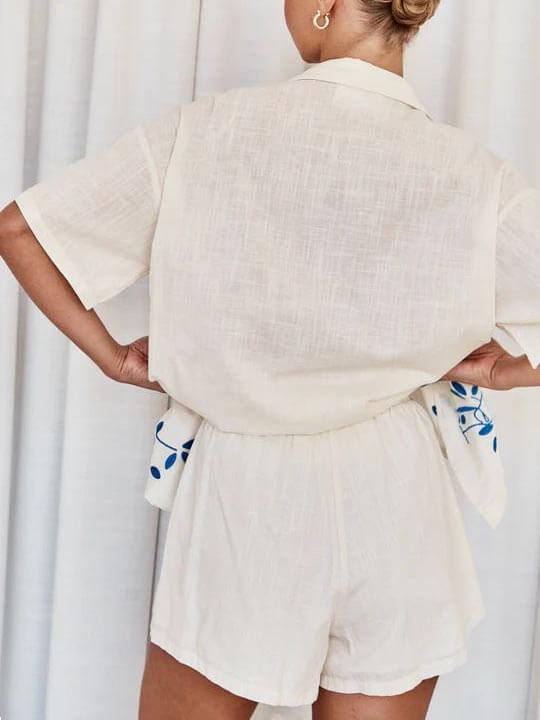 Effortlessly Elegant Garment with a Timeless Design