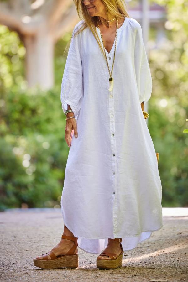 Beautifully Crafted Dress in a Classic Style