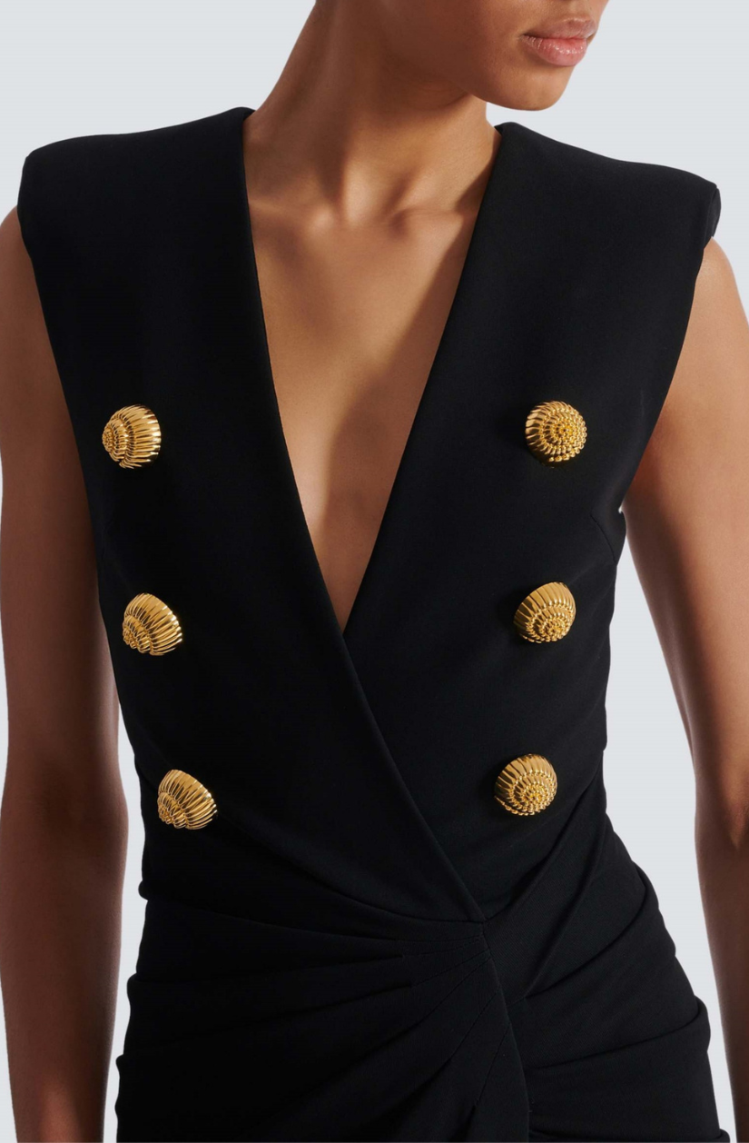Beautifully Finished Dress in a Timeless Design