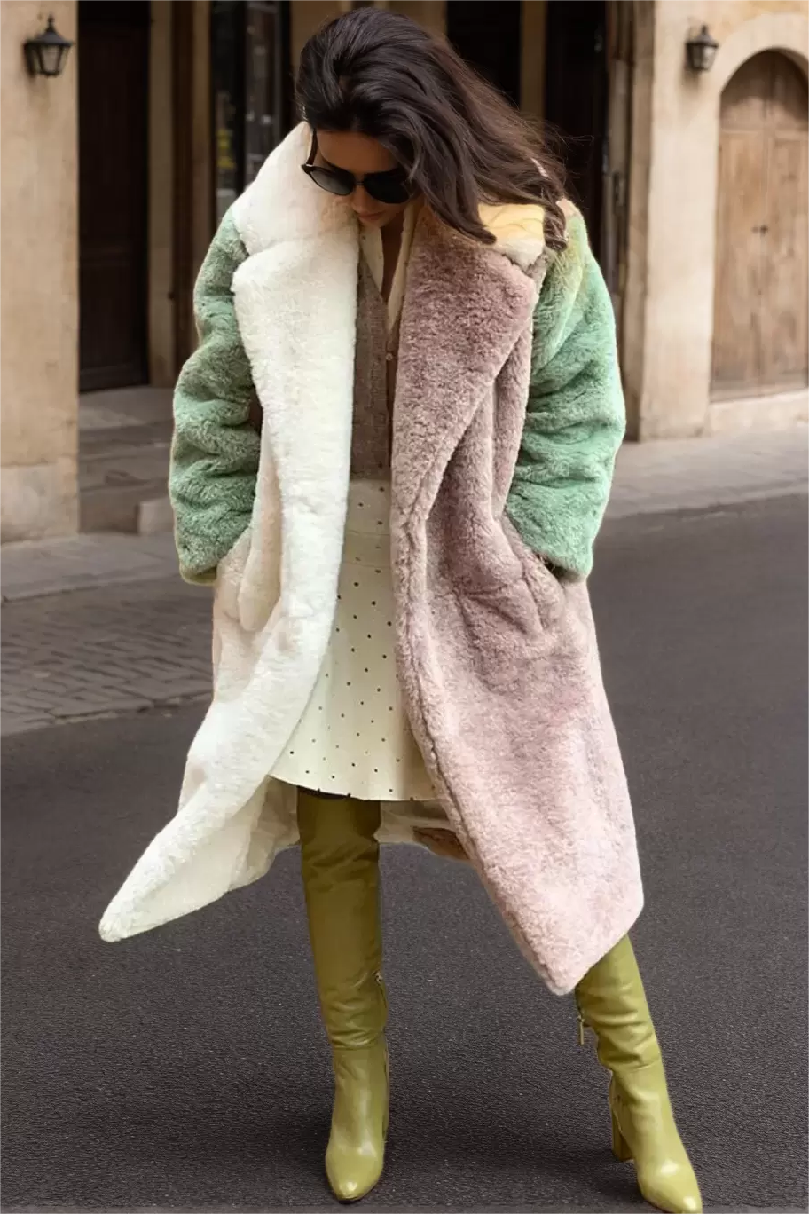 Effortlessly Elegant Coat with a Timeless Design