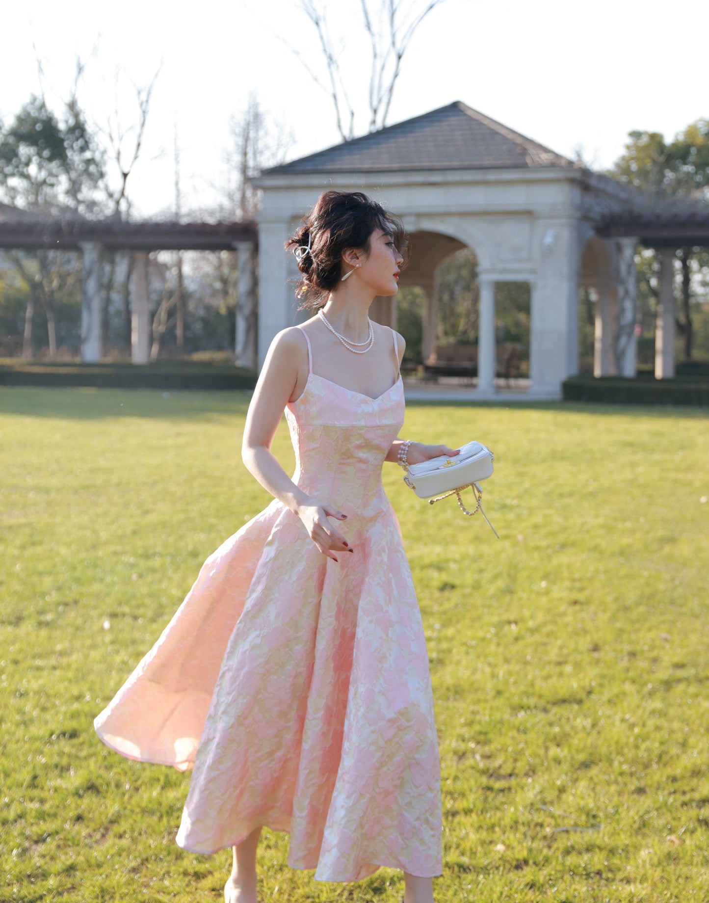Well Tailored Dress with a Graceful Silhouette
