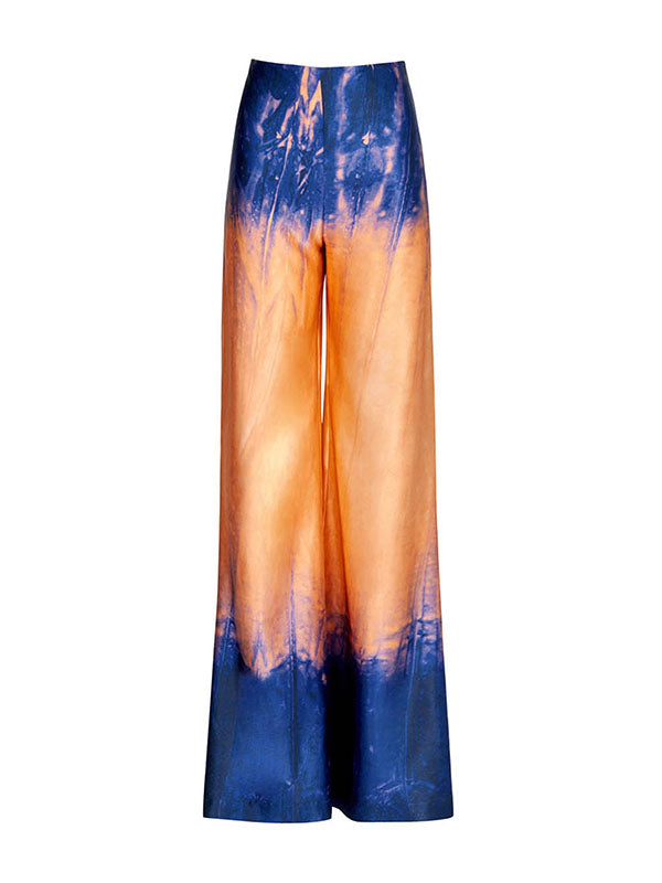 Well Tailored Pants with a Graceful Silhouette